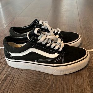 Women’s Platform Black and White Vans Size 7.5 in Great Condition